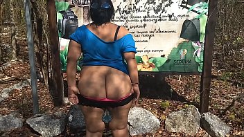 Teen exhibit jovencita mexicana en parque nacional desnudandose